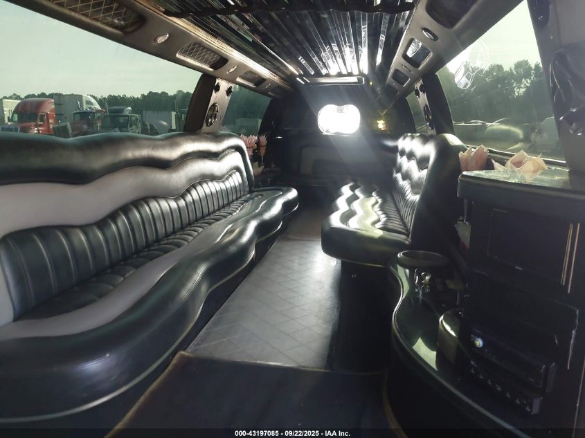 2007 Cadillac Escalade Standard VIN: 1GYEC63887R388340 Lot: 43197085