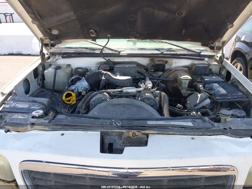 2000 Cadillac Escalade Standard VIN: 1GYEK63R7YR220833 Lot: 43197234