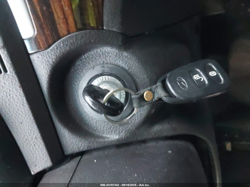 2012 Hyundai Santa Fe Se VIN: 5XYZH4AG4CG097902 Lot: 43197342