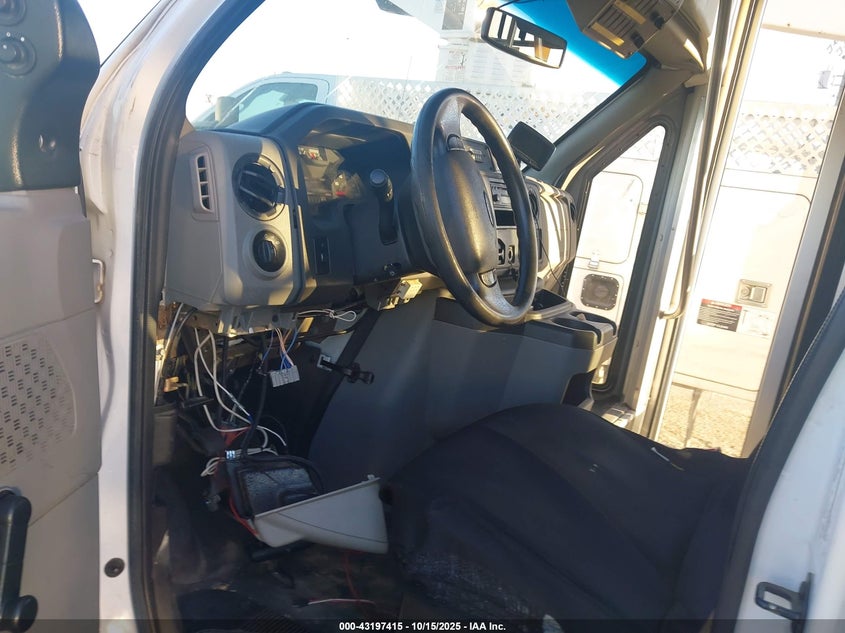 2017 Ford E-350 Cutaway VIN: 1FDEE3FS2HDC47229 Lot: 43197415