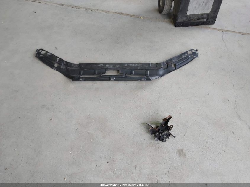 1999 Lexus Es 300 VIN: JT8BF28G5X0232753 Lot: 43197695