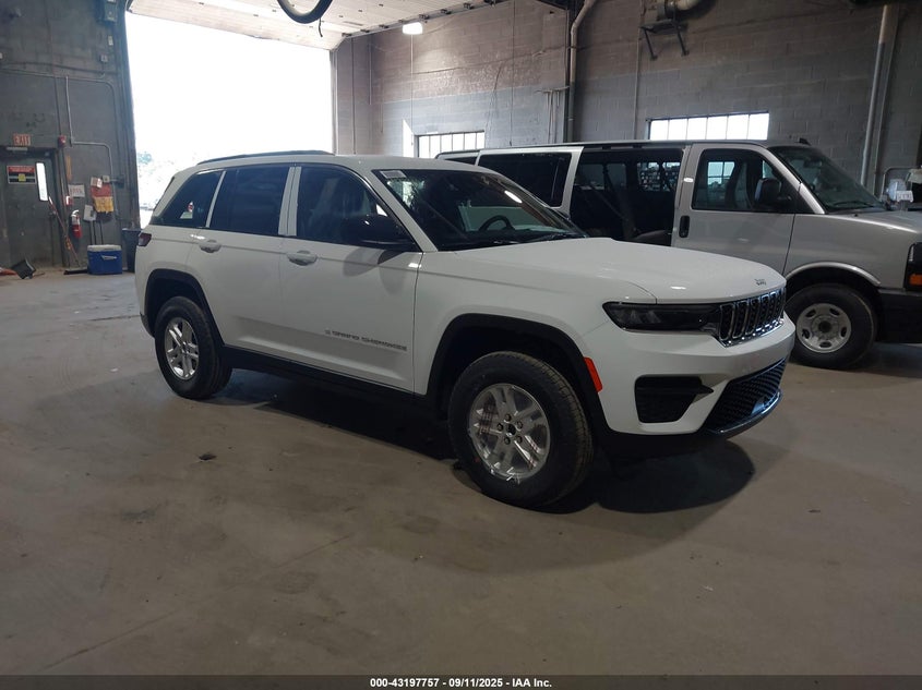 JEEP GRAND CHEROKEE LAREDO 4X2