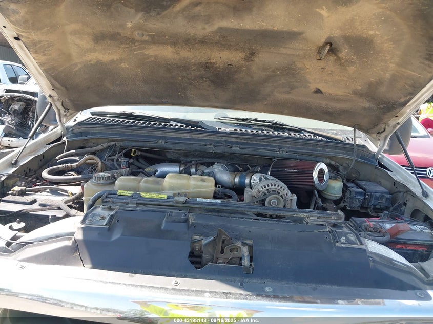 2000 Ford F-250 Lariat/Xl/Xlt VIN: 1FTNX21F2YEB73582 Lot: 43198148