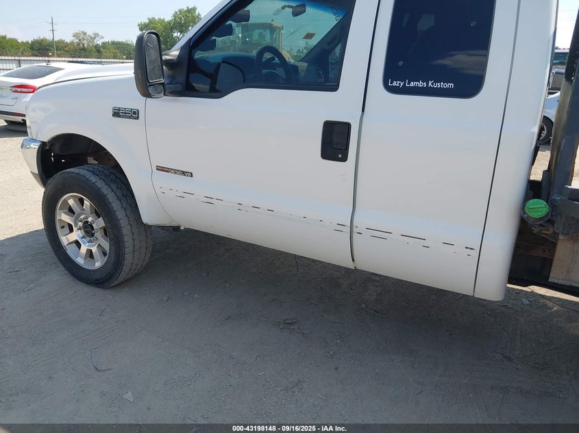 2000 Ford F-250 Lariat/Xl/Xlt VIN: 1FTNX21F2YEB73582 Lot: 43198148