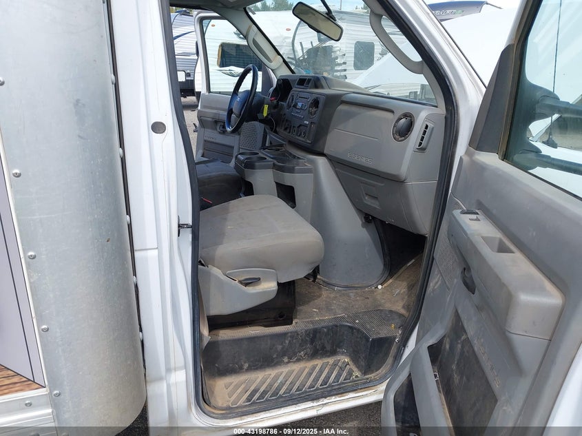 2018 Ford E-350 Cutaway VIN: 1FDWE3F69JDC35964 Lot: 43198786