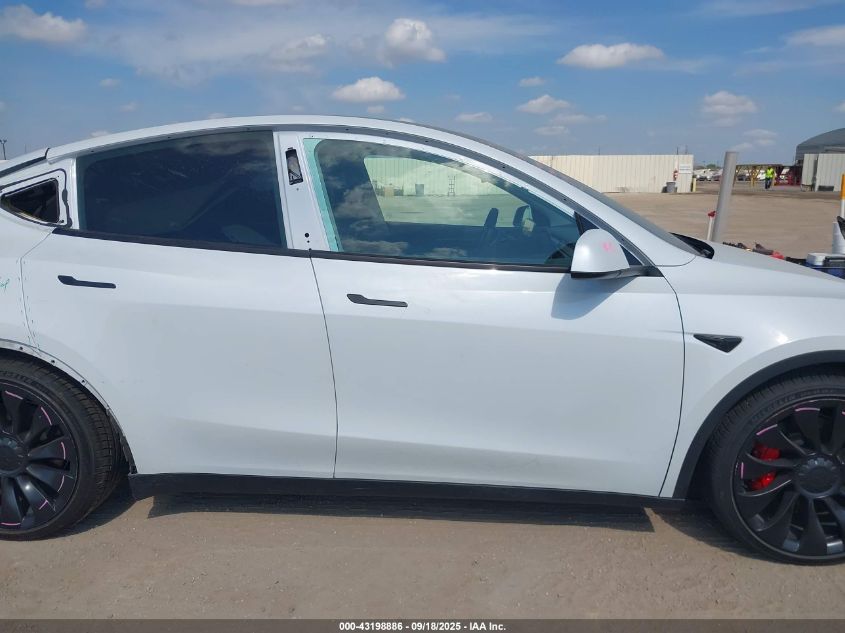 2022 Tesla Model Y Performance Dual Motor All-Wheel Drive VIN: 7SAYGDEF4NF452094 Lot: 43198886