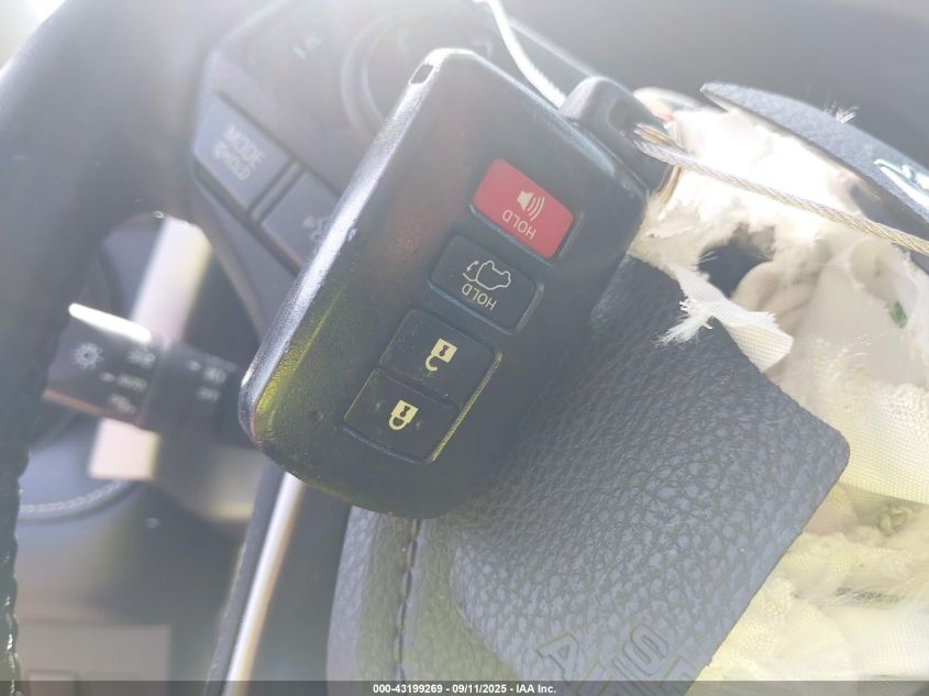 2017 Toyota Rav4 Xle VIN: 2T3RFREV5HW681164 Lot: 43199269