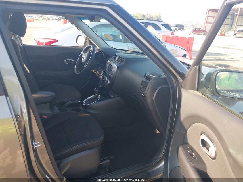 2019 KIA SOUL auction photo 5