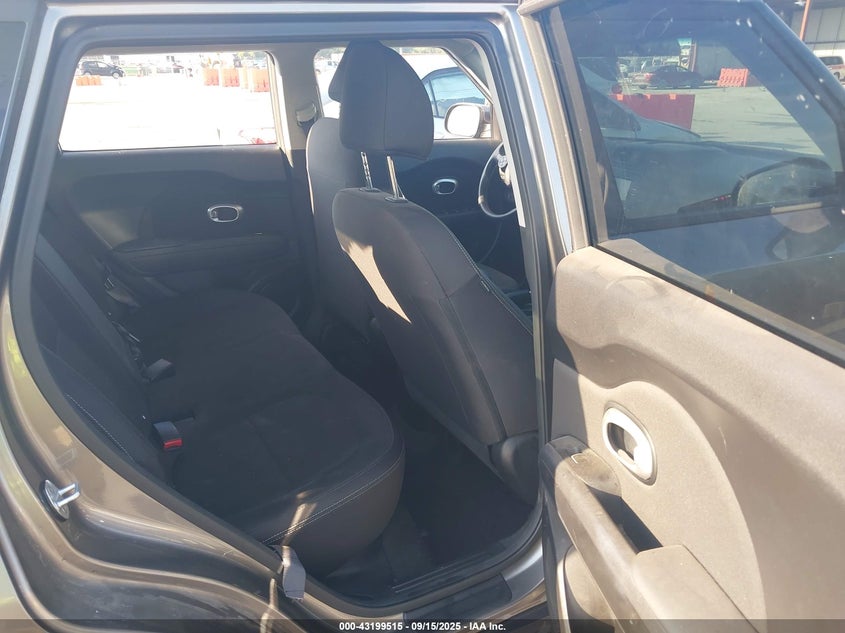 2019 KIA SOUL auction photo 8