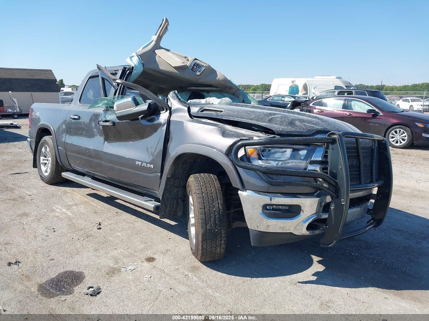 2019 RAM 1500 LARAMIE  4X4 5'7 BOX - 1C6SRFJT7KN526102