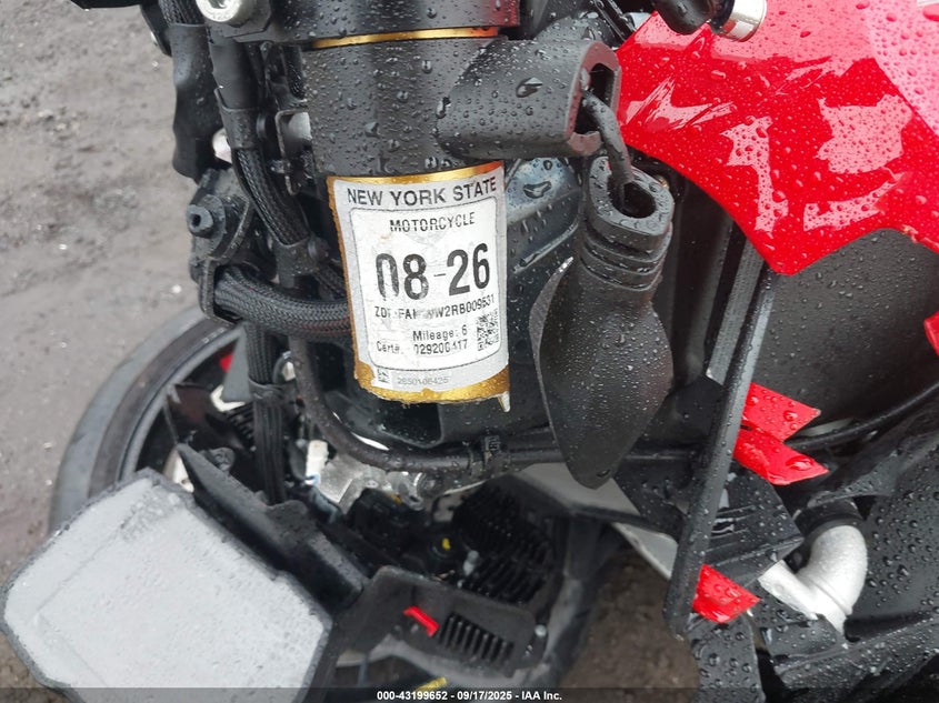 2024 Ducati Streetfighter V4/V4S VIN: ZDMFAKWW2RB009531 Lot: 43199652