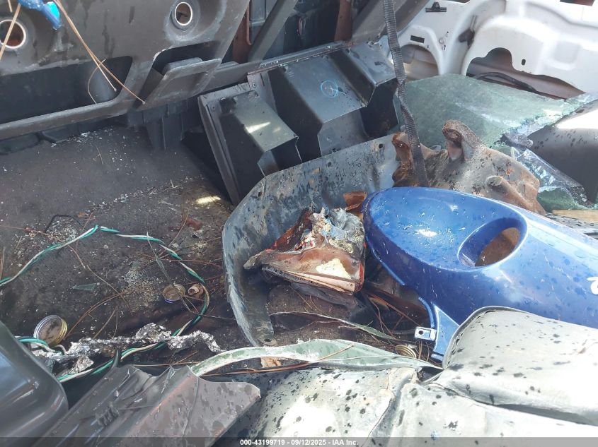 2004 Chevrolet Silverado 1500 Ls VIN: 2GCEC19V641410068 Lot: 43199719