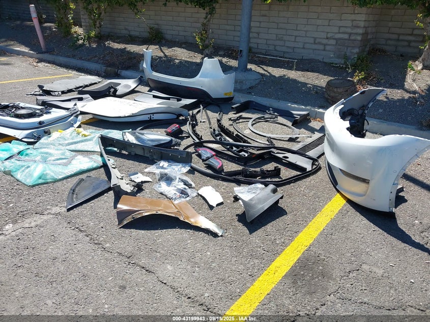 2022 Tesla Model Y Long Range Dual Motor All-Wheel Drive VIN: 7SAYGDEE3NF368677 Lot: 43199943