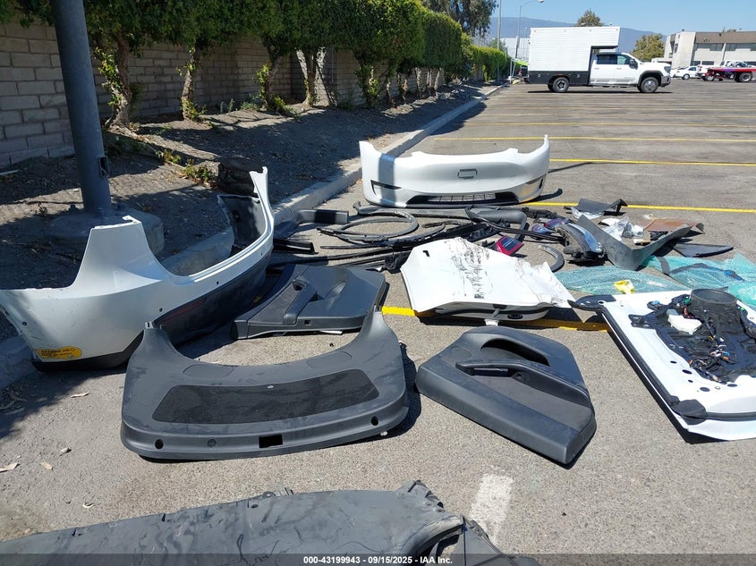 2022 Tesla Model Y Long Range Dual Motor All-Wheel Drive VIN: 7SAYGDEE3NF368677 Lot: 43199943