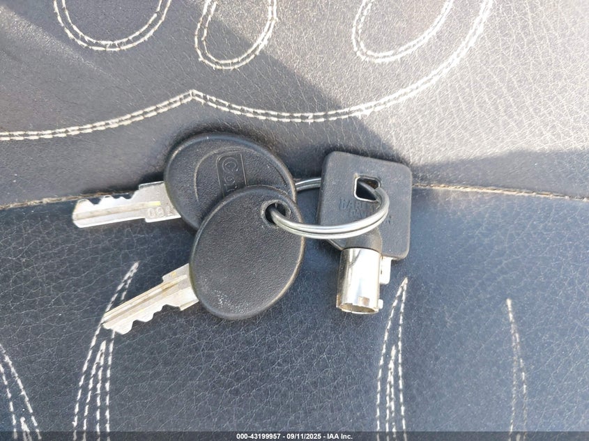 2013 Harley-Davidson Fls Softail Slim VIN: 1HD1JRV12DB035428 Lot: 43199957