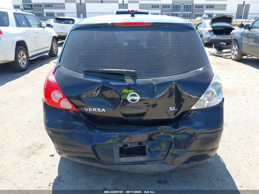 2008 Nissan Versa 1.8Sl VIN: 3N1BC13E28L355881 Lot: 43200101