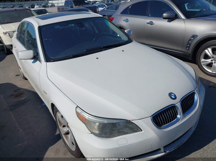 2007 BMW 525I white sedan gasoline WBANE53587CW65438 photo #1