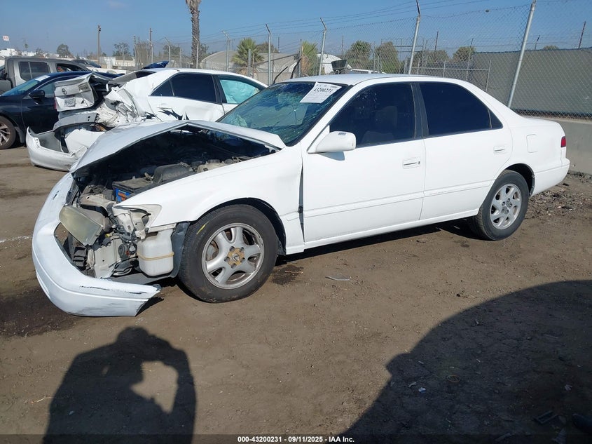 JT2BF22K5X0174196 1999 TOYOTA CAMRY photo no. 2