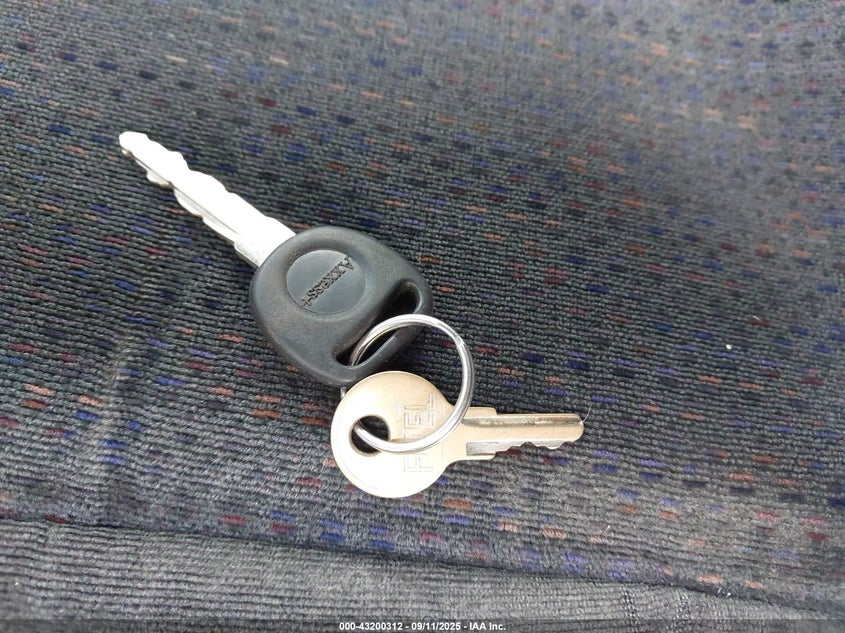 2002 Chevrolet Tahoe Ls VIN: 1GNEK13V72R152215 Lot: 43200312