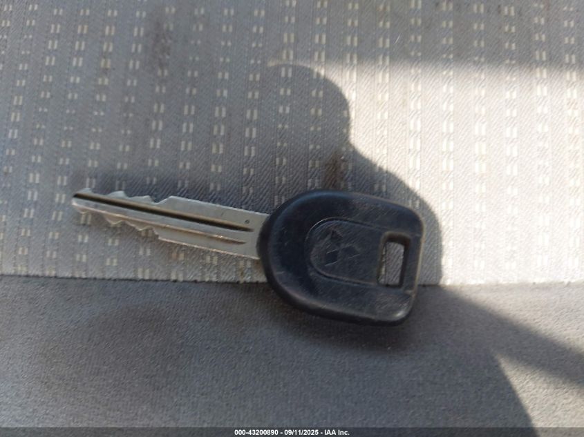 2002 Mitsubishi Montero Sport Xls VIN: JA4LS31R02J038051 Lot: 43200890