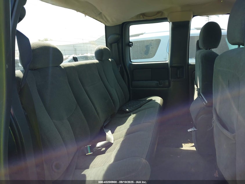 2004 Chevrolet Silverado 1500 Ls VIN: 2GCEK19T741246704 Lot: 43200900