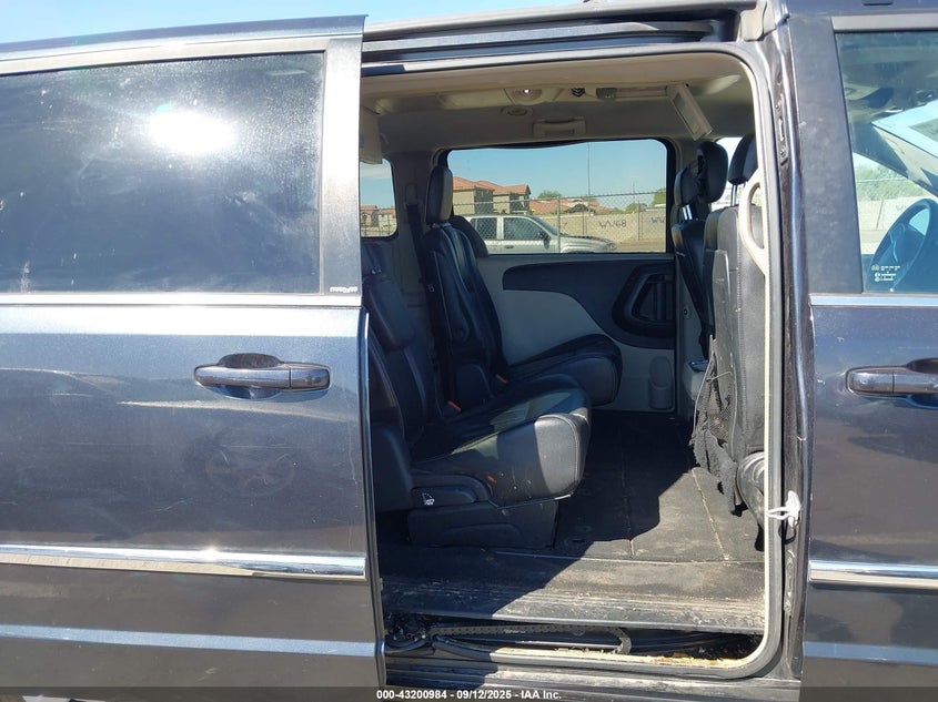 2014 Chrysler Town & Country Touring VIN: 2C4RC1BG7ER242781 Lot: 43200984