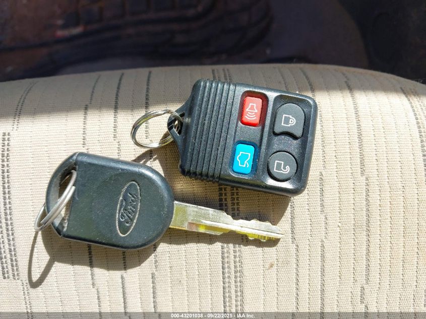 2008 Ford Focus Se/Ses VIN: 1FAHP35N28W256515 Lot: 43201038