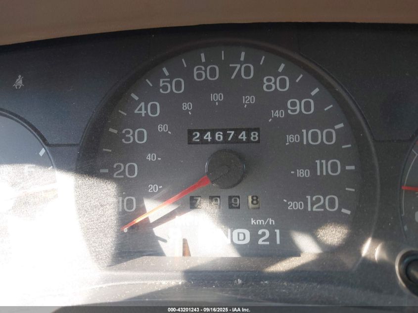 2005 Mercury Grand Marquis Ls/Lse VIN: 2MEFM75W25X602118 Lot: 43201243