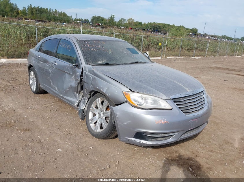 2013 CHRYSLER 200 TOURING - 1C3CCBBB1DN659149
