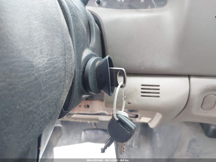 2004 Ford F-250 Xl/Xlt VIN: 1FDNF20L74ED33472 Lot: 43201463