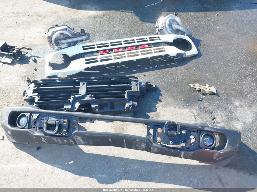 2024 FORD BRONCO HERITAGE EDITION - 1FMDE4CP2RLB16598