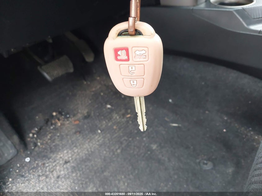 2014 TOYOTA RAV4 XLE - 2T3WFREV6EW111480