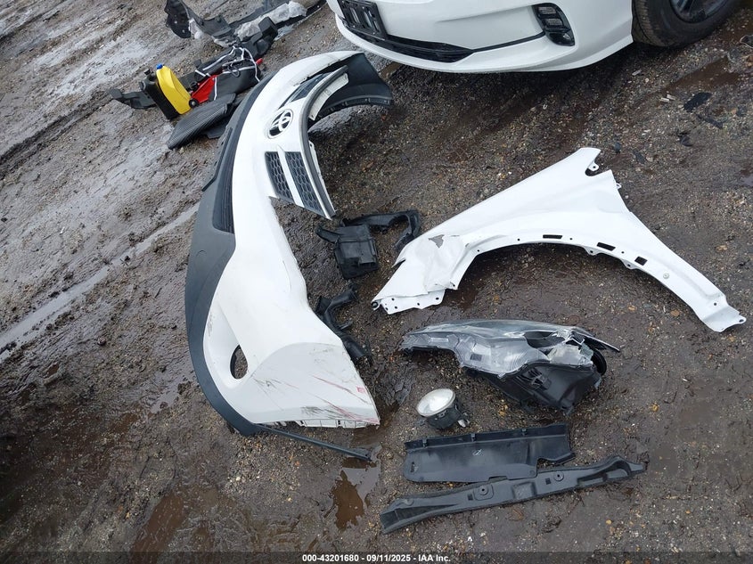 2014 TOYOTA RAV4 XLE - 2T3WFREV6EW111480