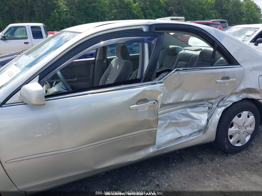 2004 Toyota Camry Le VIN: 4T1BE32KX4U271202 Lot: 43201685