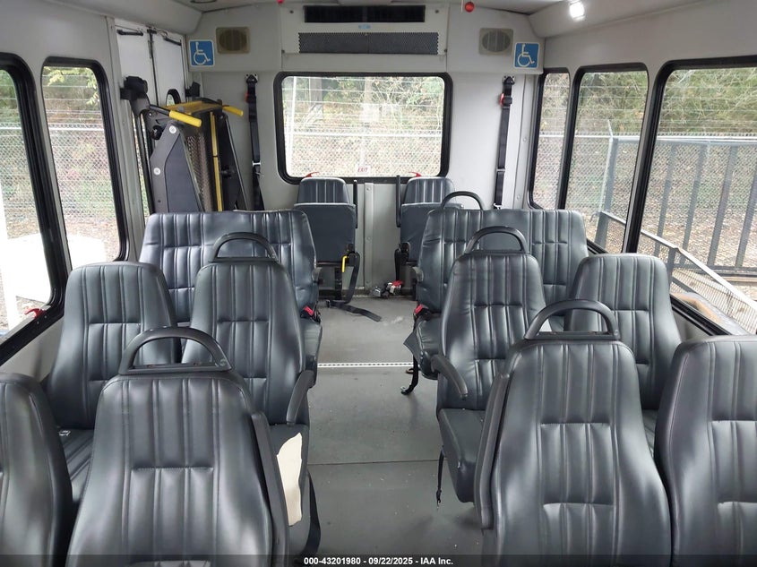 2015 Ford E-350 Cutaway VIN: 1FDEE3FS2FDA07465 Lot: 43201980