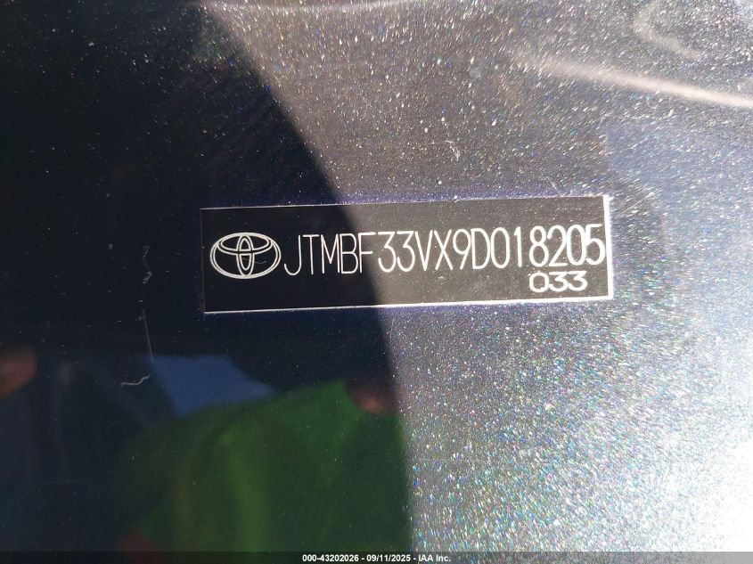 2009 Toyota Rav4 VIN: JTMBF33VX9D018205 Lot: 43202026