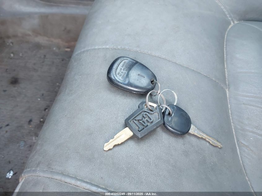 2005 Cadillac Deville Livery VIN: 1G6KD54YX5U258345 Lot: 43202249