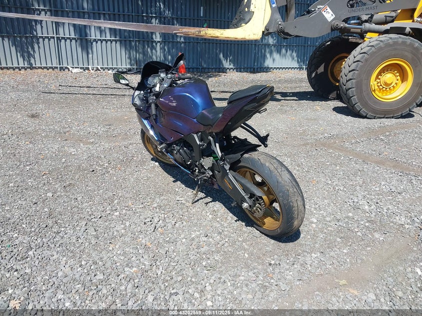 JKBZXJH15MA009806 2021 KAWASAKI ZX photo no. 3