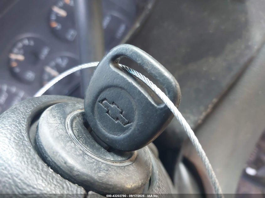 2002 Chevrolet Avalanche 1500 VIN: 3GNEK13T62G128258 Lot: 43202790