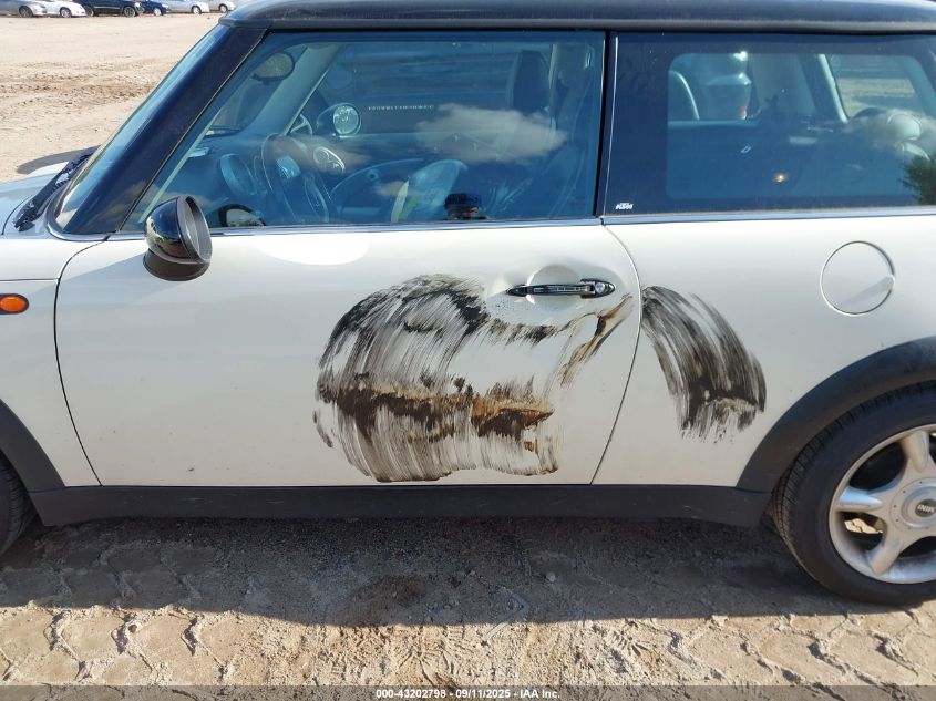 2006 Mini Cooper VIN: WMWRC33556TK68182 Lot: 43202798