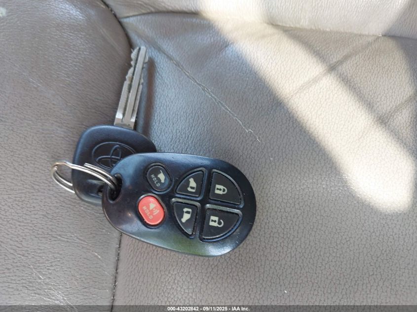 2009 Toyota Sienna Limited/Xle VIN: 5TDZK22C19F242701 Lot: 43202842