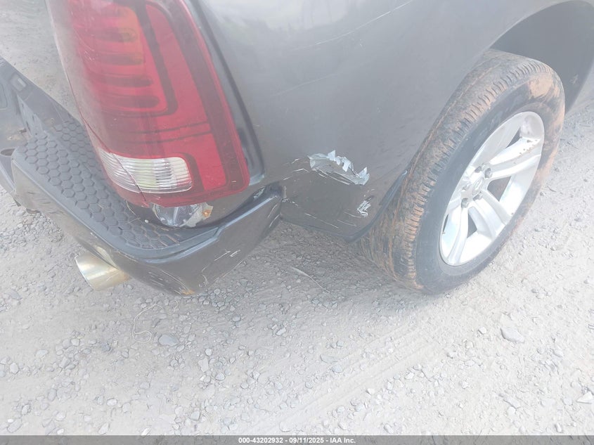 2016 RAM 1500 SPORT - 1C6RR6HT4GS387477