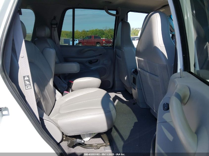 2002 Ford Expedition Eddie Bauer VIN: 1FMFU18L22LA18404 Lot: 43203163