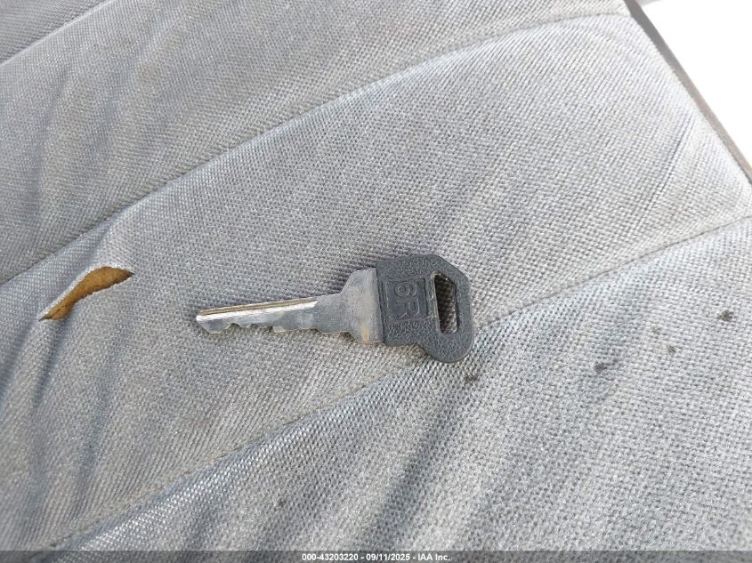 1989 Chevrolet Gmt-400 C1500 VIN: 1GCDC14K4KZ243786 Lot: 43203220