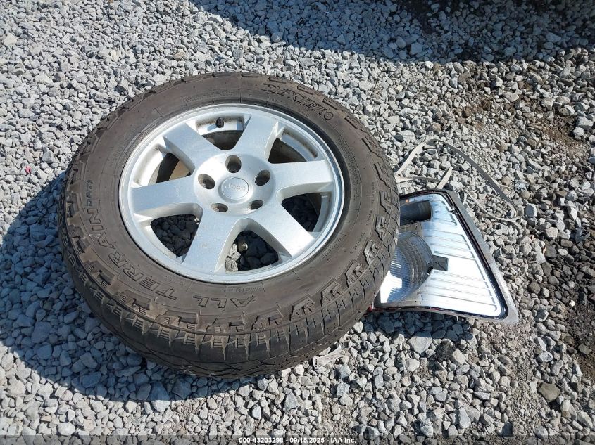 2008 Jeep Grand Cherokee Laredo VIN: 1J8GR48K18C184157 Lot: 43203298