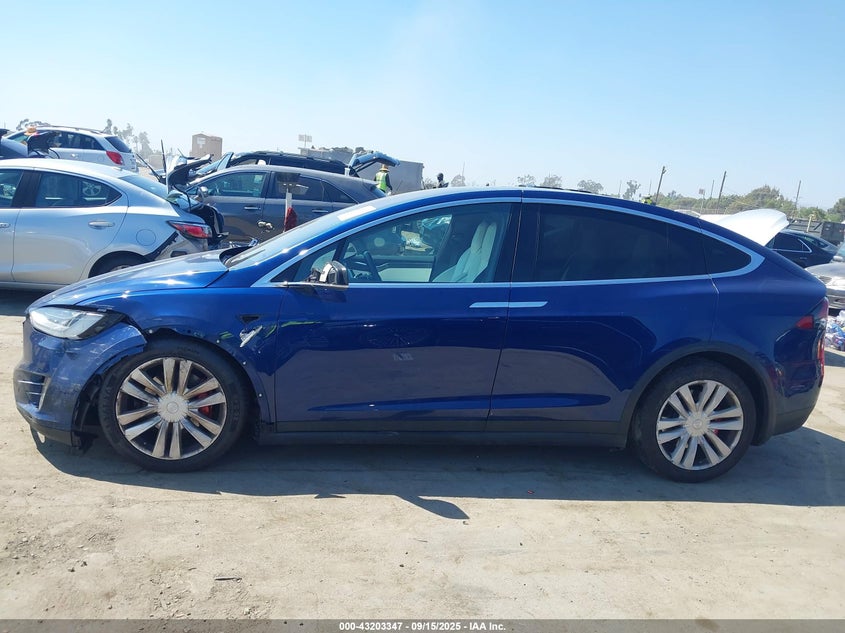 2016 Tesla Model X 75D/P100D/P90D VIN: 5YJXCBE41GF017897 Lot: 43203347
