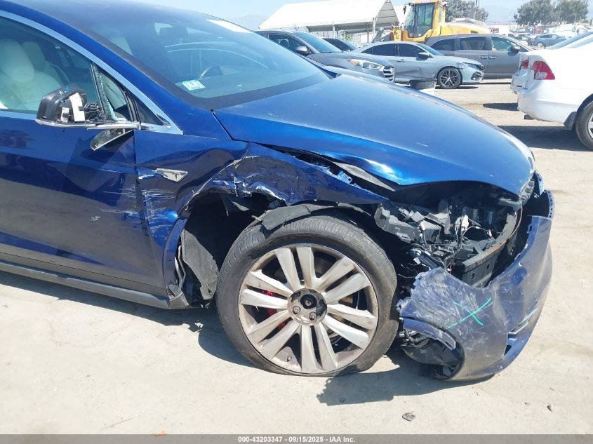 2016 Tesla Model X 75D/P100D/P90D VIN: 5YJXCBE41GF017897 Lot: 43203347