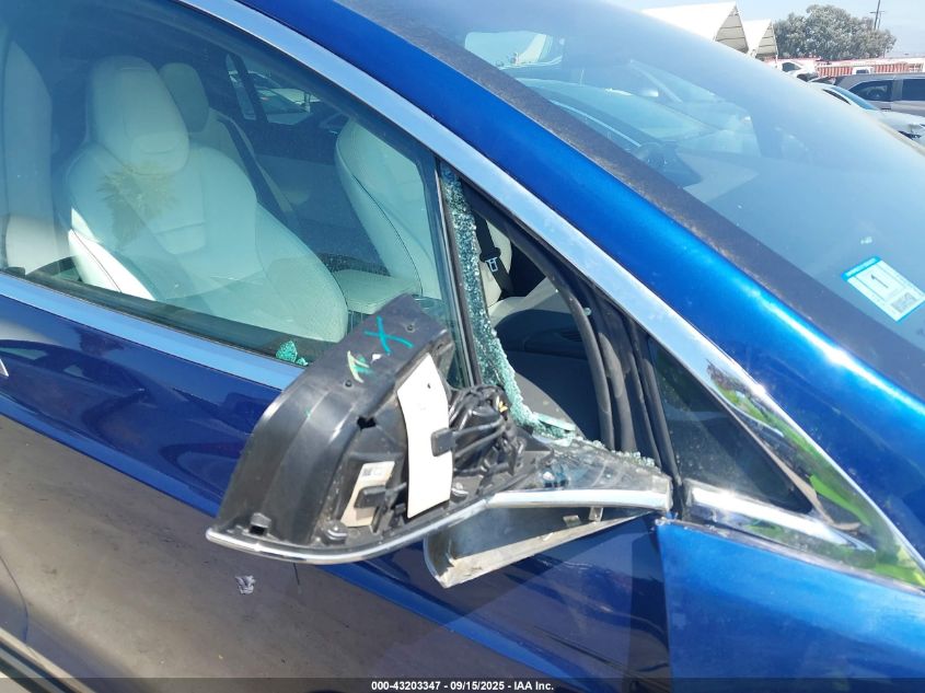 2016 Tesla Model X 75D/P100D/P90D VIN: 5YJXCBE41GF017897 Lot: 43203347