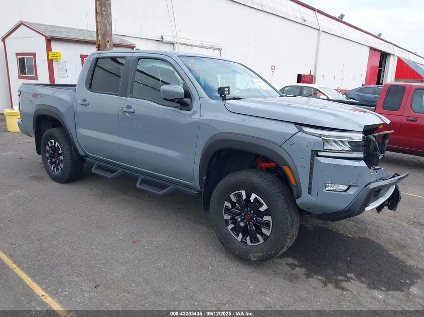 NISSAN FRONTIER PRO-4X 4X4