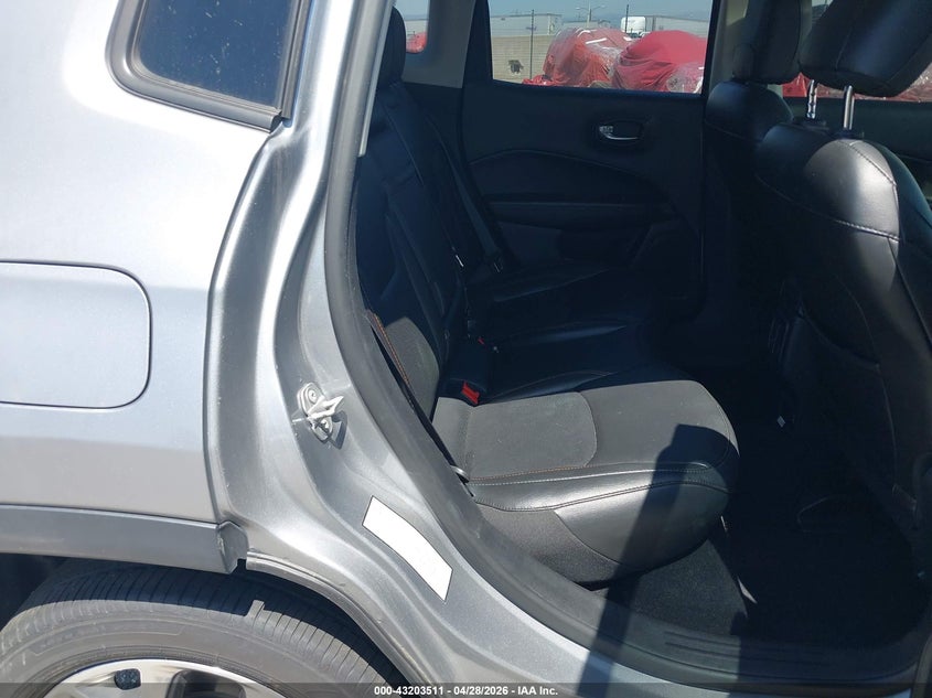 3C4NJCCB4KT679892 2019 JEEP COMPASS photo no. 8